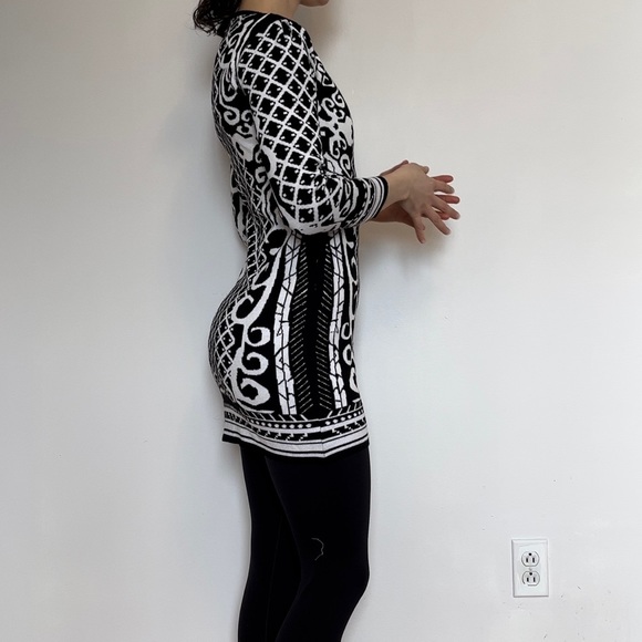 Monochromatic tunic for cold weather - Picture 4 of 9